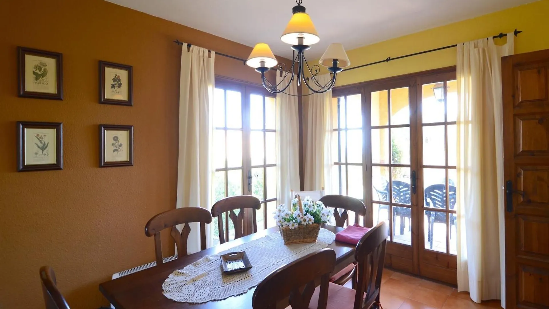 The Villa In Estartit Has 3 Bedrooms L'Estartit