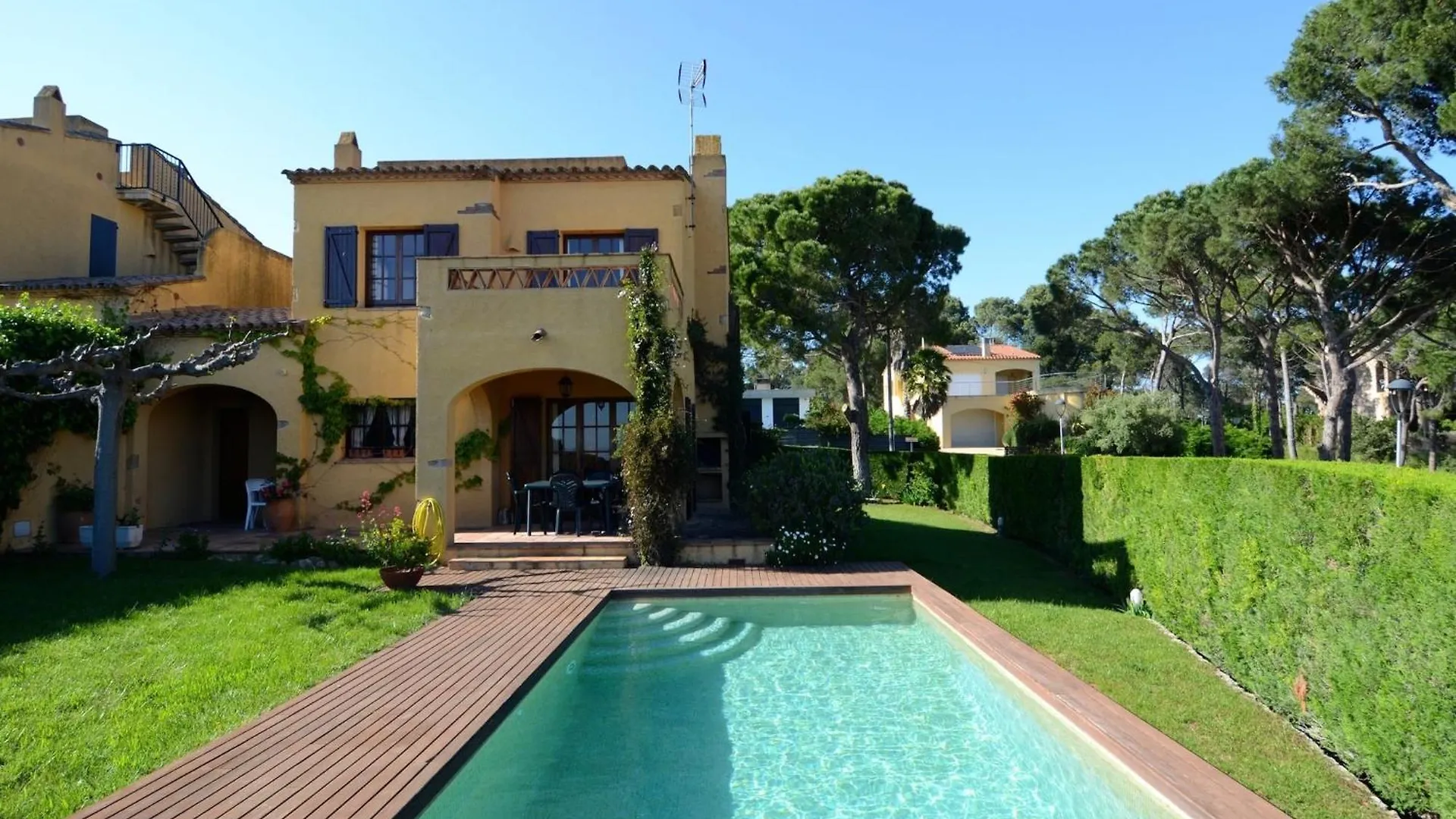The Villa In Estartit Has 3 Bedrooms L'Estartit