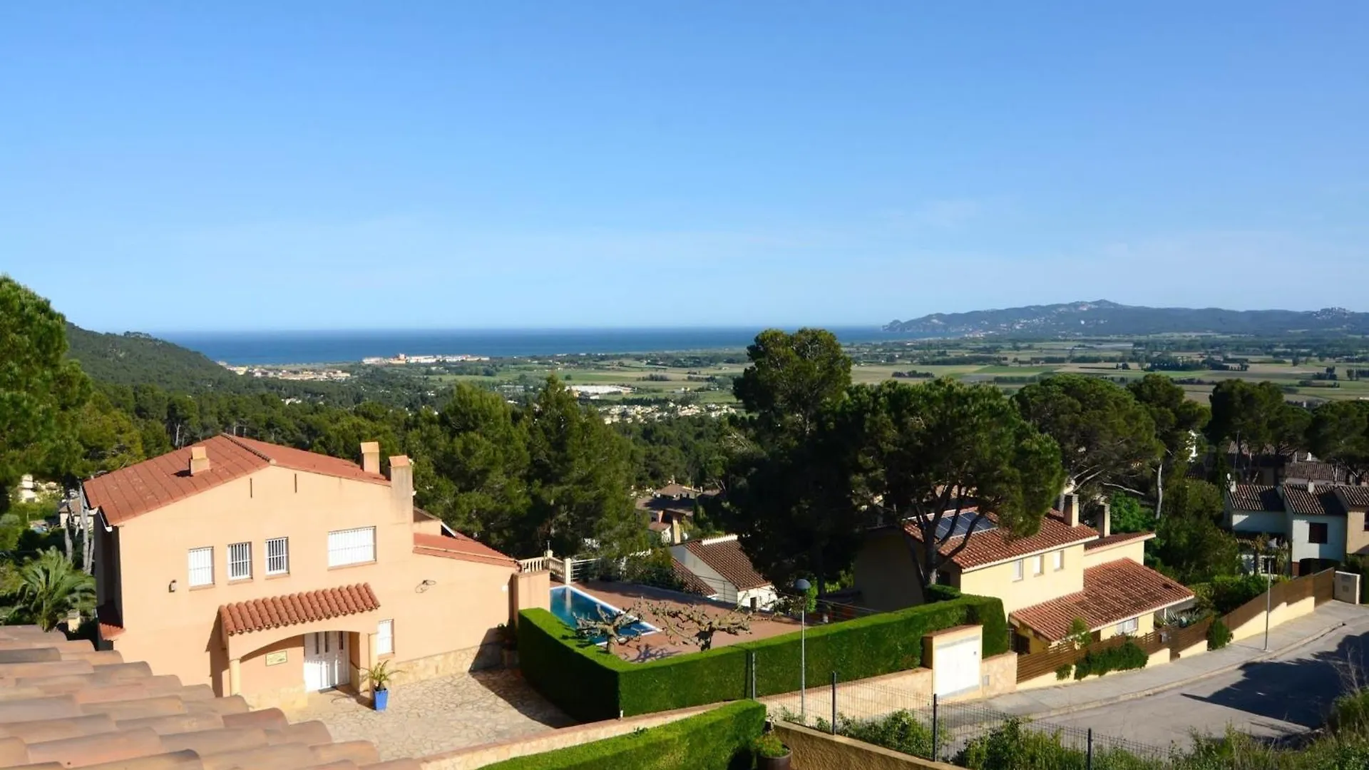 The Villa In Estartit Has 3 Bedrooms L'Estartit